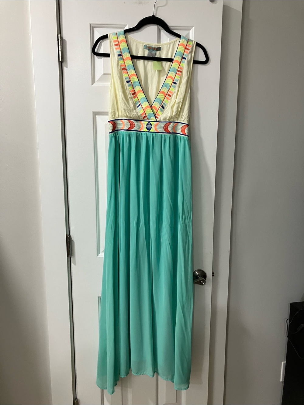 Flying Tomato White and Aqua Labeled Top